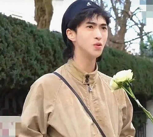 娱乐吃瓜酱揭秘:带你轻松玩转娱乐圈最新大瓜和热门游戏!