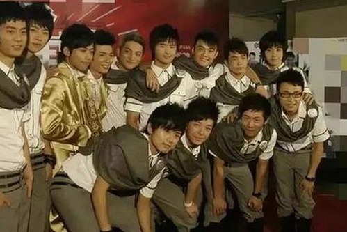 娱乐圈新一轮吃瓜季开启，幕后故事持续引发热议