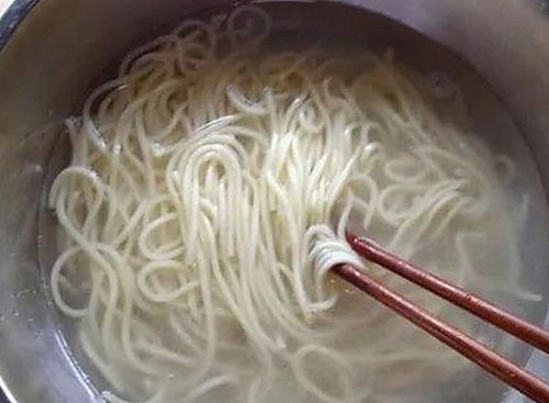 司晓迪疯狂爆料引发风暴，内娱顶流纷纷辟谣