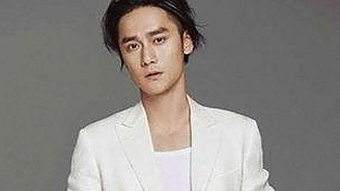 明星背后故事大揭秘：从出道到翻车的完整时间线