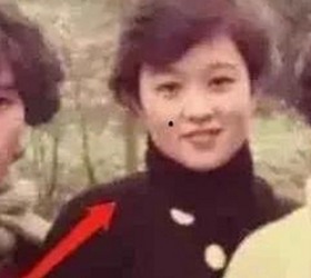 双马尾萌妹背后：从天真到成熟的变化引发关注